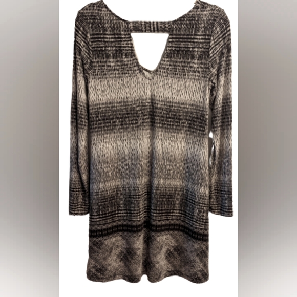 EUC TART black white grey gradient deep V neck long sleeve top back cut out - Picture 2 of 12